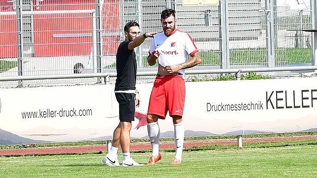 Wichtige Stütze: Trainer Michael Hagmann (links) setzt beim FC RW Weilheim auf die Erfahrung von Steffen Hönig. Der 27-Jährige ist ...