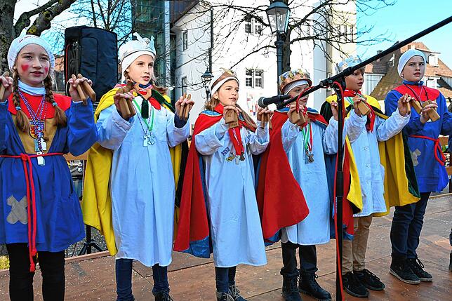 Bild 23: Alle Bilder vom Narrenbaumstellen der Narrizella Ratoldi auf dem Marktplatz