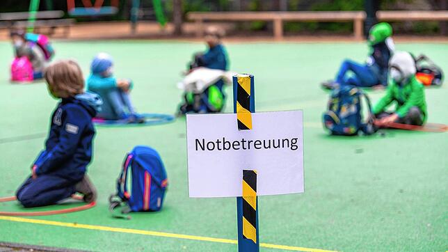 Kitas und Schulen fahren von Montag an langsam wieder hoch. Das stellt die Stadt vor Herausforderungen.