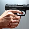 Ein 70-jähriger Mann hat Anfang Februar 2025 seine 33-jährige Partnerin in Pratteln (CH) erschossen. Die abgebildete Pistole ist nicht ...