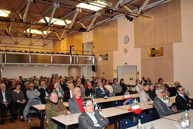 Zum öffentlichen Vortrag von Julian Windmöller erschienen sowohl Wissenschaftler als auch interessierte Laien.