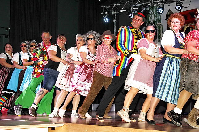Bild 13: Bilder vom Dorfabend der Narrenzunft Buronia