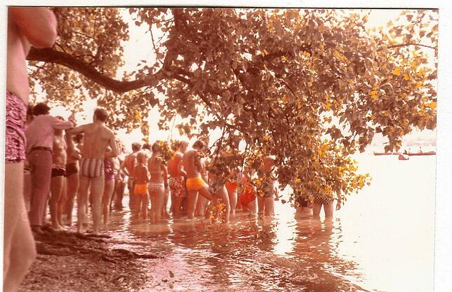 Beim ersten Seeschwimmen im Jahr 1973. Bild: dlrg