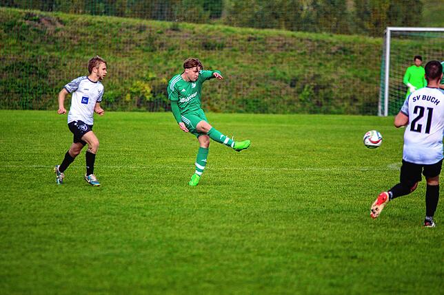 Bild 15: SV Buch siegt 6:0 beim SV Waldhaus – und wir haben Bilder!