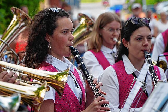 Bild 23: Ausgelassene Stimmung bei dem Dorffest in Tengen-Watterdingen