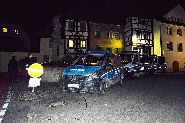Die Überlinger Polizisten haben für den Abend Unterstützung aus Göppingen bekommen.