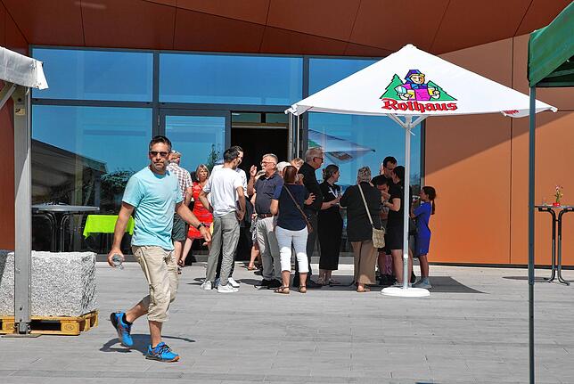 Bild 6: Bilder vom Einweihungsfest der Klettgau-Halle in Geisßlingen