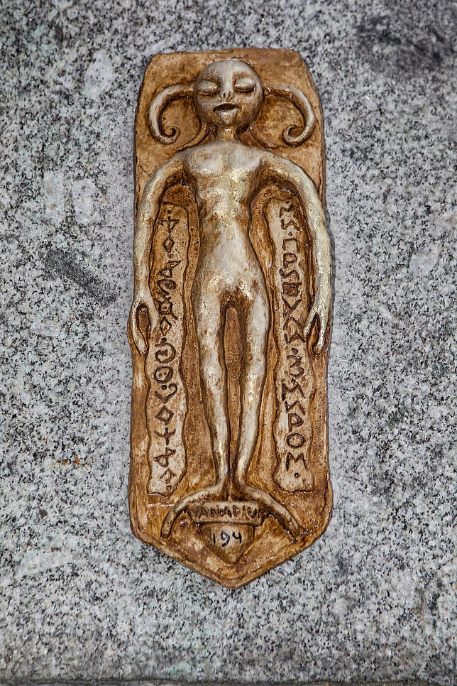 Die seltsame Figur in Nahaufnahme.