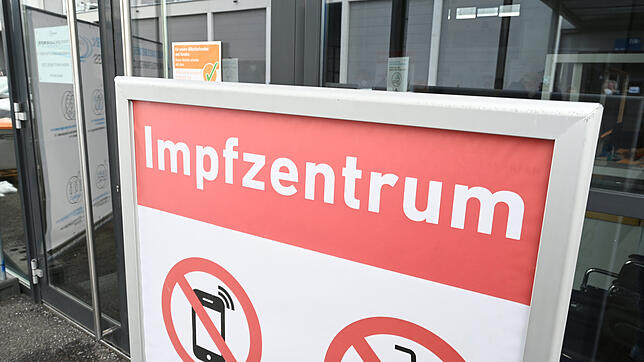Im Kreisimpfzentrum erhalten Geimpfte beim Check-Out ab sofort den digitalen Impfnachweis. (Archivbild)