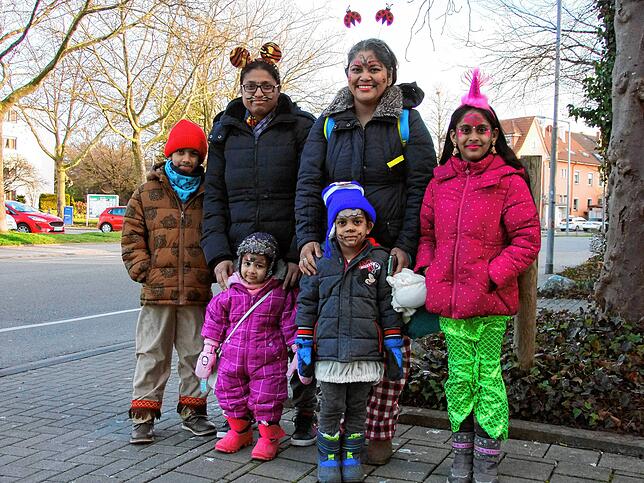 Bild 1: Buntes Treiben beim Mini-Kinderball der Froschenzunft