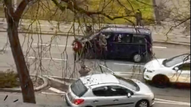 Eine Anwohnerin aus Singen hatte die Attacke auf einen Kleinbus am 14. Dezember 2020 von ihrem Balkon aus gefilmt.
