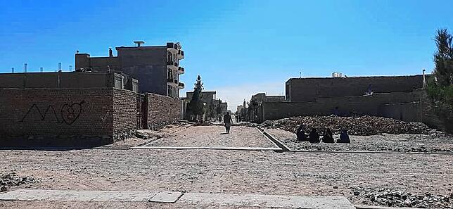 Ein Blick in eine Straße von Herat – nur wenige Menschen sind draußen. Die Angst vor den Taliban ist zurück.