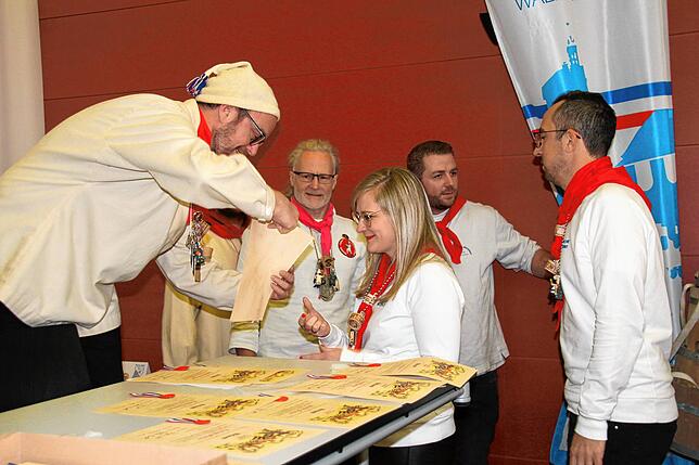 Bild 2: Narro-Zunft Waldshut startet am 11.11 mit lautem Getrommel in die Fasnacht