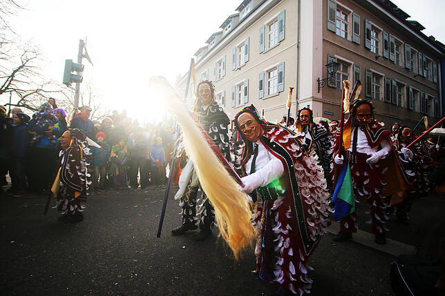Hatten beim großen Umzug beim Narrentag sichtlich Spaß: die Federahannes aus Rottweil.