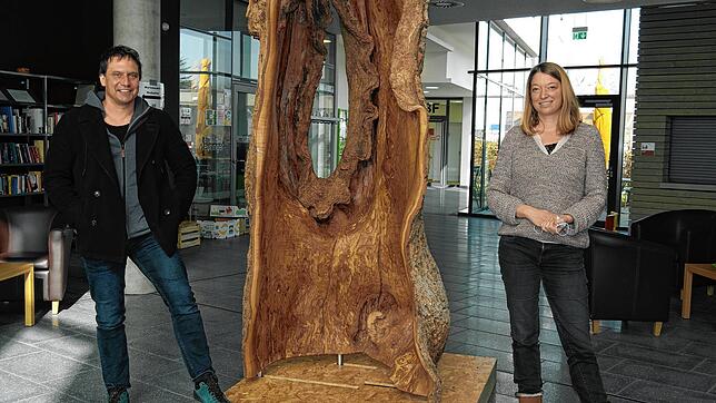 Michael Friedrich-Gaire und Annika Taube bauen das Projekt auf.