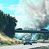 Weithin sichtbar war die Rauchsäule nach einem verhängnisvollen Unfall auf der Bundesstraße B33 bei Steißlingen. Eine 23-jährige ...