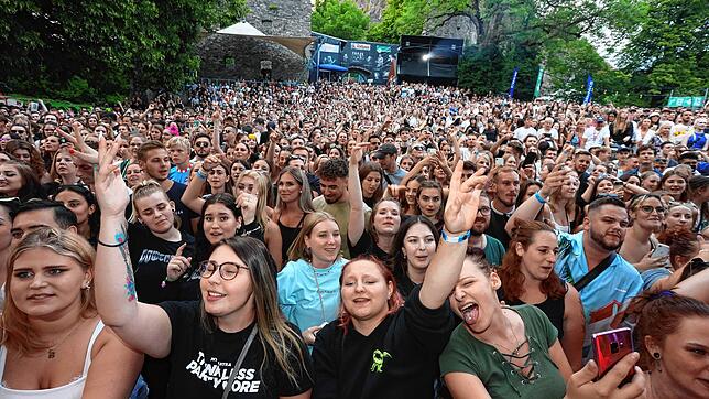 Bild 1: Die besten Bilder vom Bausa-Konzert auf dem Hohentwiel-Festival (Teil 1)