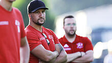 Steffen Keller, Trainer des FC Bodman-Ludwigshafen, freut sich mit seinem Team über den verdienten 3:0-Heimsieg gegen den 1. FC ...