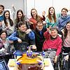 Das Team des HFU-Campus Tuttlingen feiert mit den Musikern und Betreuenden der Tuttlinger Lebenshilfe das Projektergebnis.