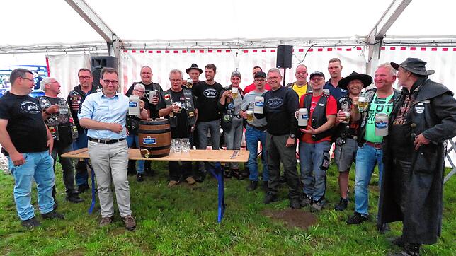 Kein Wetterglück, aber dennoch guter Dinge sind die Trikefreunde aus Kirchen-Hausen beim Treffen am Wochenende. Unser Bild zeigt die ...
