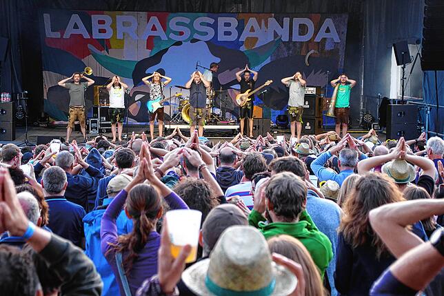 Bild 12: LaBrassBanda begeistern beim Markdorf Open Air – hier gibt‘s alle Bilder! (Teil 3)