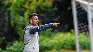 Trainer Benjamin Winterhalder und die SG Dettingen-Dingelsdorf wurden bei ihrer ersten Heimniederlage der Saison von Königsfeld eiskalt ...