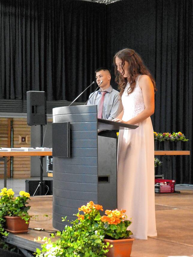 Bild 4: Bilder von der Zeugnisübergabe am Schulverbund Nellenburg Stockach &ndash; Teil 1