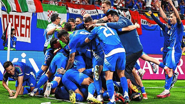 Die italienische Nationalmannschaft bejubelte den späten Ausgleichstreffer von Mattia Zaccagni gegen Kroatien.
