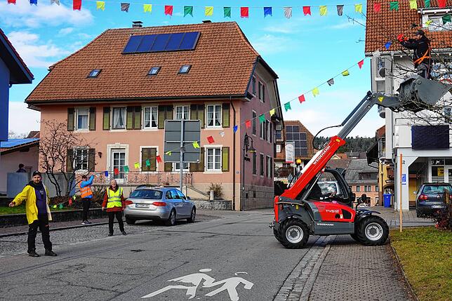 Bild 3: Hier sind die besten Bilder vom Narrenbaumstellen in Görwihl