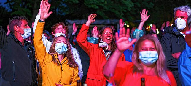 Die Freude über das Live-Erlebnis beim Konzert am Samstagabend war den Besuchern anzusehen.
