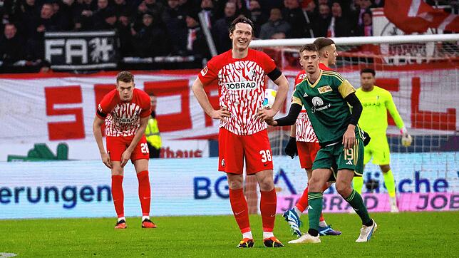 Das Lachen ist dem Freiburger Michael Gregoritsch (Mitte) nicht vergangen &ndash; auch ohne Torerfolg gegen Union Berlin.