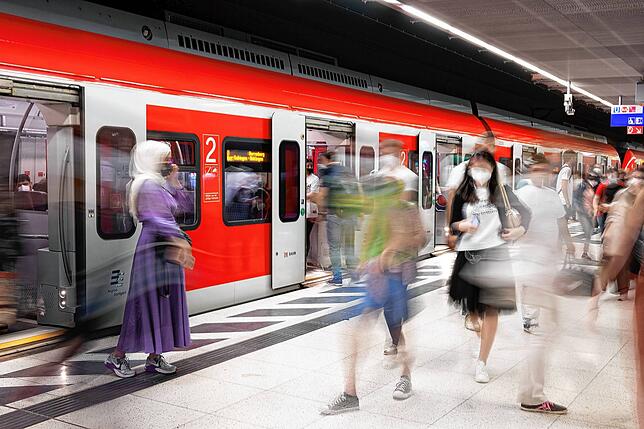 Eine Verlängerung der Stuttgarter S-Bahn – hier im Tiefbahnhofs im Hauptbahnhof – über Horb nach Rottweil scheint machbar.