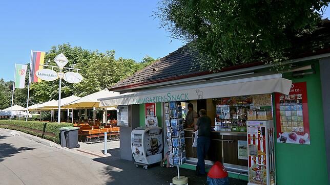 Was wird bei der Umgestaltung des Uferparks aus dem Lammgarten? Das alte Gebäude wird wahrscheinlich verschwinden und der Kiosk in das ...