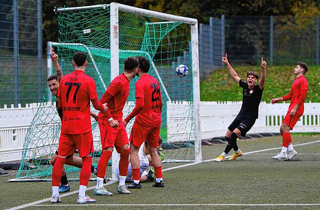 Bild 3: Unsere Bildergalerie des Verbandsliga-Duells zwischen dem ESV Südstern Singen und dem Offenburger FV