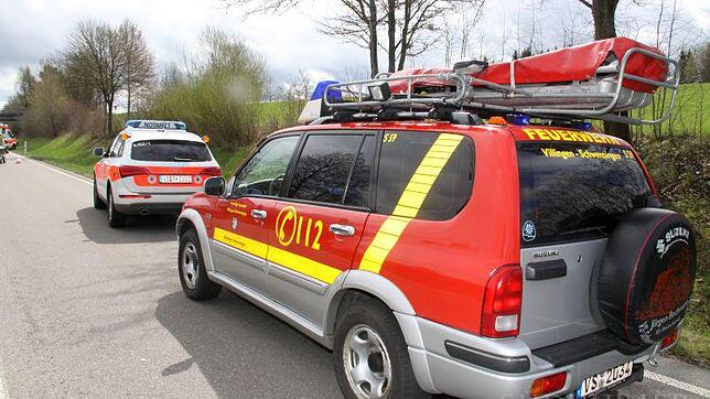 Bild : Schwerer Autounfall auf der B523: Fahrerin stirbt, drei weitere Personen schwer verletzt