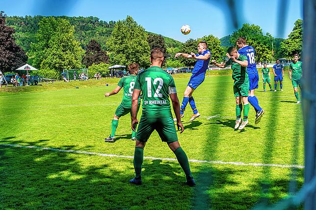Bild 23: FC Weizen rettet sich durch das 2:1 beim SV Rheintal vor dem Direktabstieg &ndash; und wir haben Bilder!
