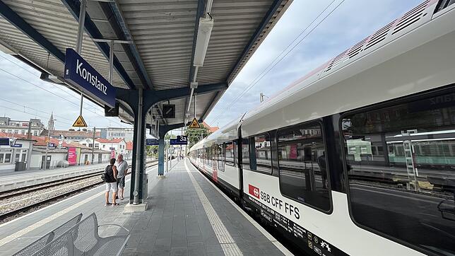 Der Konstanzer Bahnhof im Juni 2023. Von hier aus können Urlauber attraktive Ziele in Deutschland und sogar europaweit bereisen.