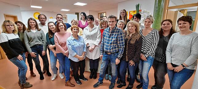 Das Team der Gemeinschaftspraxis Scherzinger und Humbach mit Bürgermeister Markus Keller im Februar.
