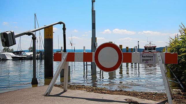 Der Wasserpegel steht derzeit sehr hoch, ein Teil des Radolfzeller Hafens ist nicht zugänglich. Aufgrund des hohen Pegelstandes kann das ...