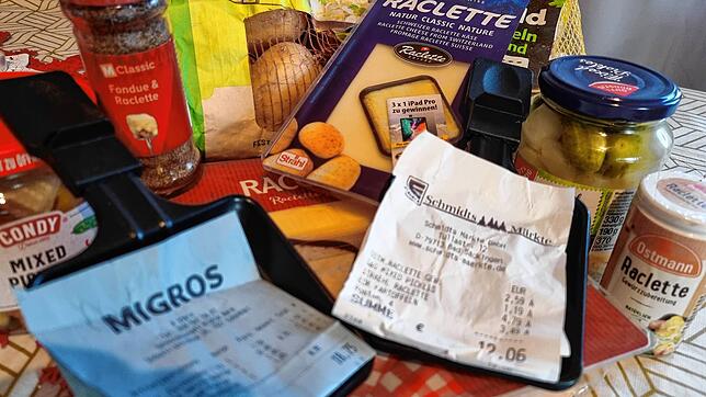 Von Raclette richtig viel Ahnung haben – unbestritten – unsere Nachbarn in der Schweiz. Schweizer Raclettekäse ist auch hierzulande sehr ...