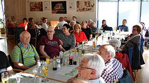 Viele Gäste bei der Jubiläumsfeier 75 Jahre VdK-Ortsverband Jestetten in Restaurant Winkel.