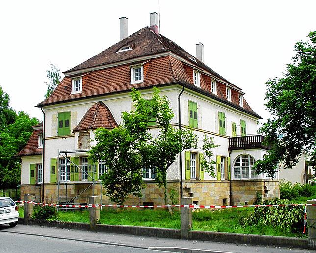 Das Douglas&lsquo;sche Forsthaus mit Rentamt vor dem Abriss. Dieser fand 2002 statt.