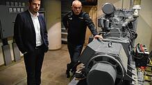 Die Stadt Rheinfelden ist für eine Notlage gut gerüstet. Dominic Rago (links) und Bernd Reißfelder begutachten das riesige ...