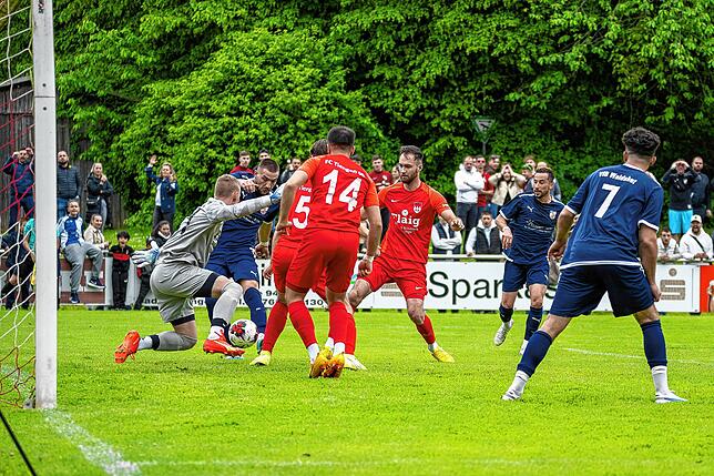 Bild 38: VfB Waldshut behält die Nerven am Elfmeterpunkt im Pokalfinale gegen FC Tiengen 08 &ndash; hier Fotos!