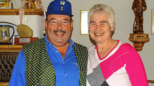 Karl-Franz Stefan und seine Frau Annette sind gut gelaunt. &bdquo;Jetzt hat er mehr Zeit für die Arbeiten rund ums Haus&ldquo;, sagt sie.