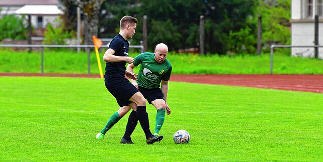 Bild 4: SV Herten setzt sich mit 4:2 bei der SG FC Wehr/Brennet durch &ndash; und wir haben Bilder!