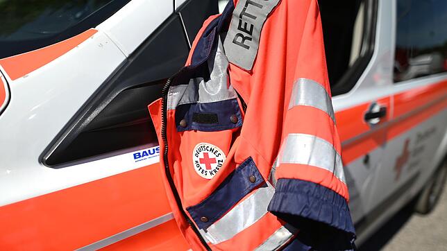 Im dritten Wagen wurden ein dreijähriges und ein sechsjähriges Kind schwer verletzt. (Symbolbild)