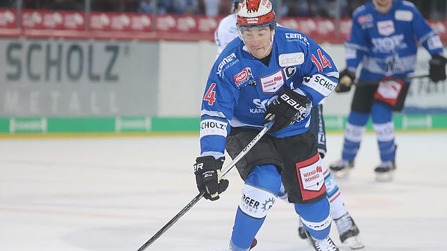 Simon Danner bestreitet nach langer Verletzungspause in Augsburg sein erstes Saisonspiel. Bild: R. Müller