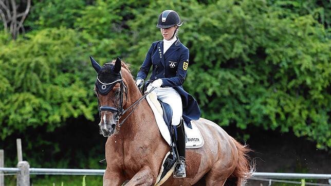 Beim Dressurturnier in Villingen bewiesen Josephine Burger und &bdquo;Raffaela&ldquo; einmal mehr ihre Klasse.