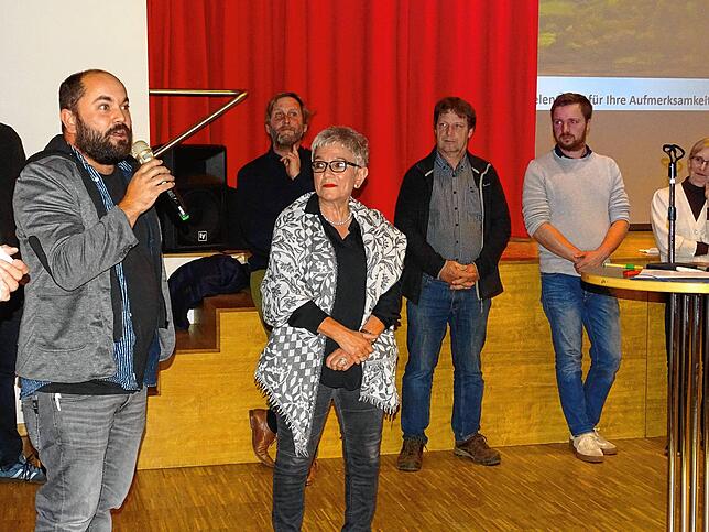 Raphael Stäbler und seine Mutter Patricia (von links) wollen dafür sorgen, dass es auch im neuen Jahr frische Backwaren in Heiligenberg ...